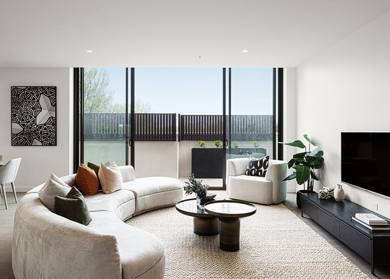 Which Window Style Suits High-Rise Buildings: Sliding or Casement Aluminium Frames?