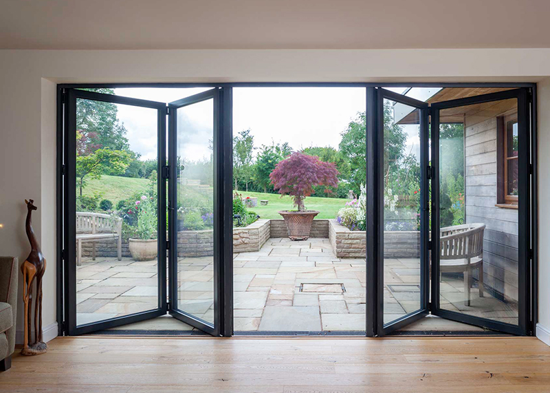 Custom Shape and Size Options Available for Aluminium Fixed Window Installations
